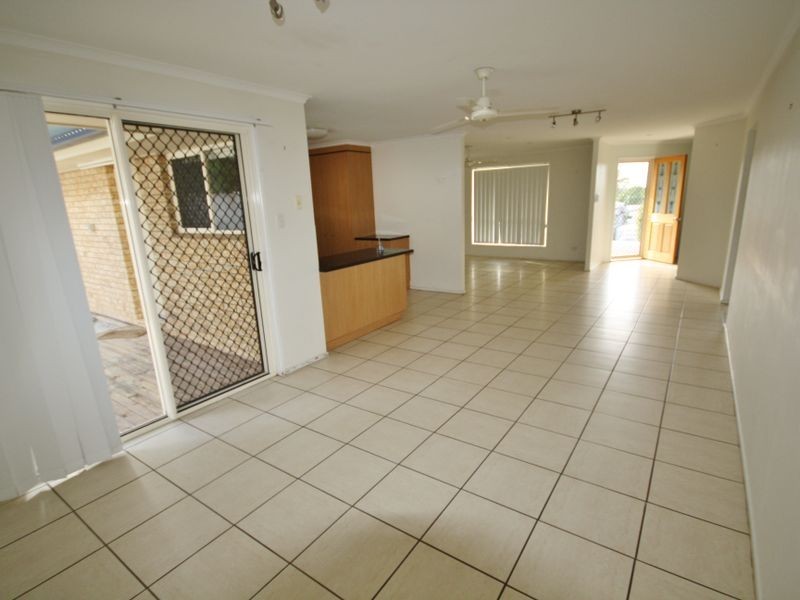 25 Agnes Street, South Gladstone QLD 4680