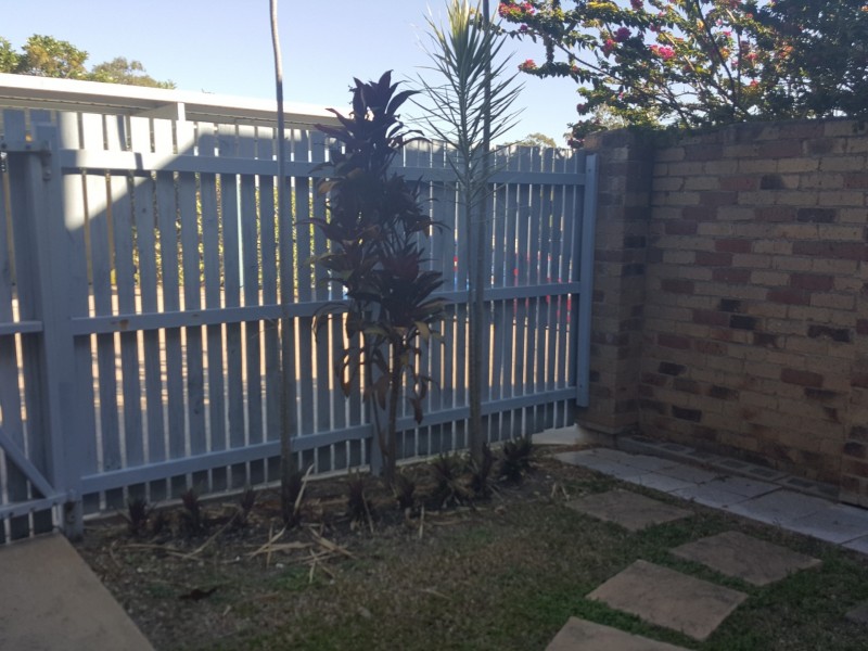 Unit 9/10 Chapman Drive, Clinton QLD 4680