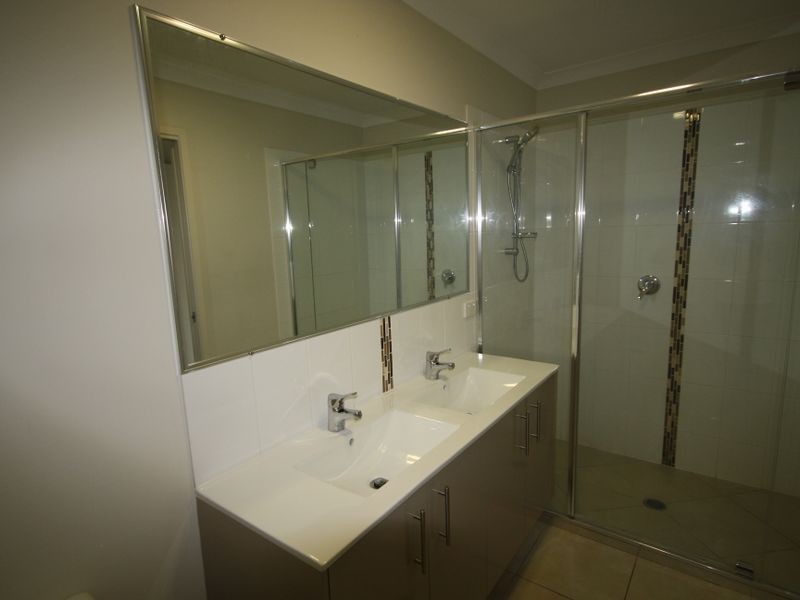 6 Kilby Road, Kirkwood QLD 4680