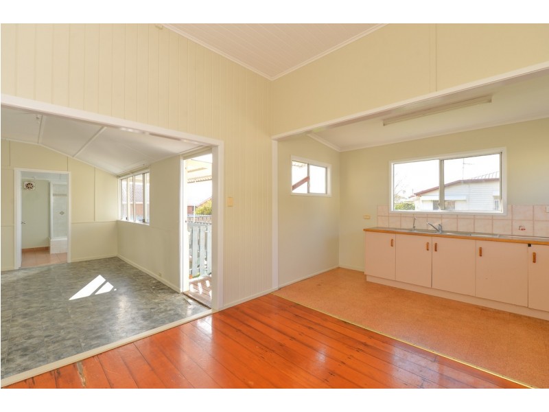 9 Eden Street, South Gladstone QLD 4680