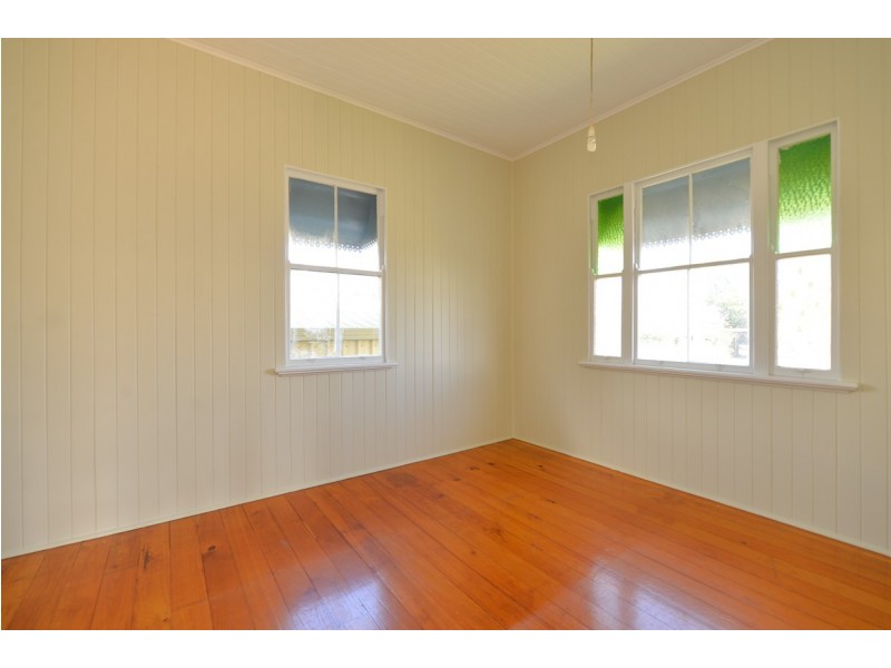 9 Eden Street, South Gladstone QLD 4680