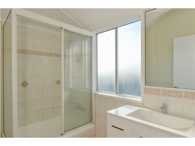 9 Eden Street, South Gladstone QLD 4680