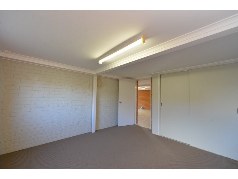 9 Eden Street, South Gladstone QLD 4680