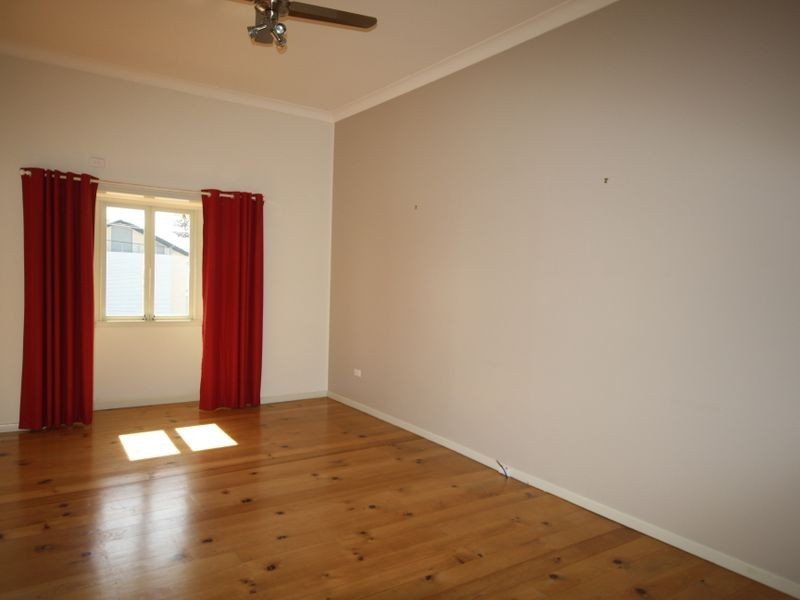 22 Boles Street, West Gladstone QLD 4680