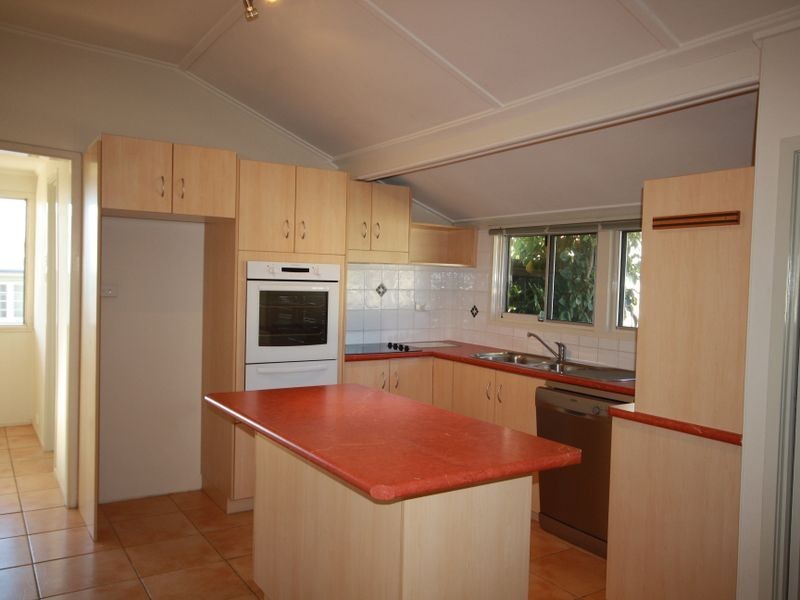 22 Boles Street, West Gladstone QLD 4680