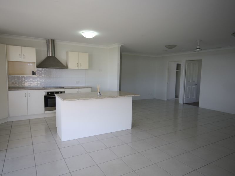 14 Woodland Court, Kirkwood QLD 4680