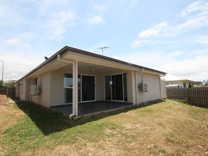 1 Isla Court, New Auckland QLD 4680