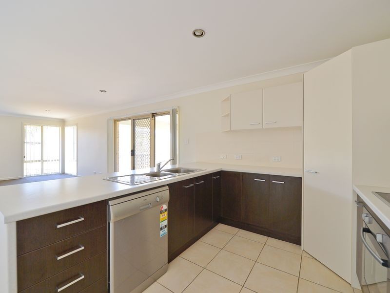 3 Springbrook Terrace, New Auckland QLD 4680