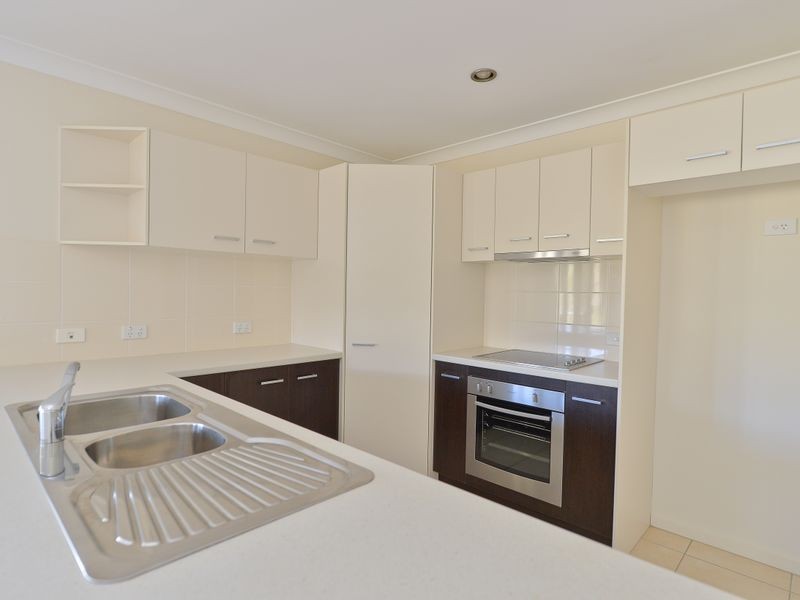 3 Springbrook Terrace, New Auckland QLD 4680