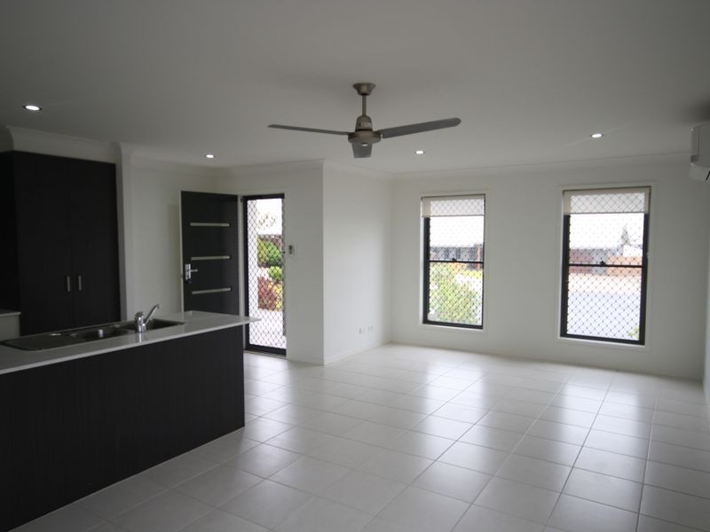 1 & 2/15 Keeling Court, New Auckland QLD 4680