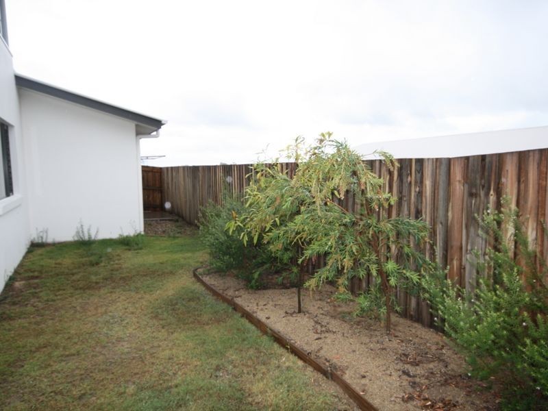 1 & 2/15 Keeling Court, New Auckland QLD 4680