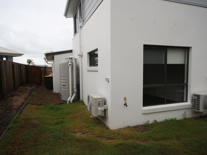 1 & 2/15 Keeling Court, New Auckland QLD 4680