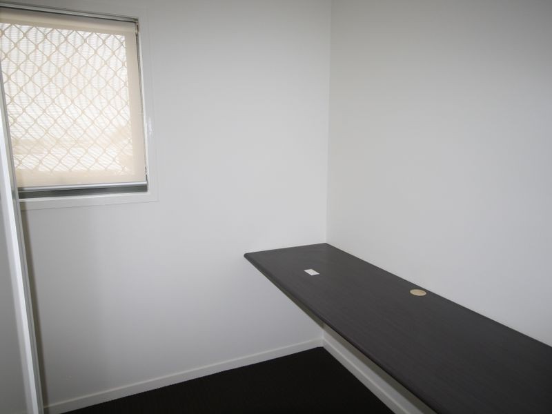 1 & 2/15 Keeling Court, New Auckland QLD 4680