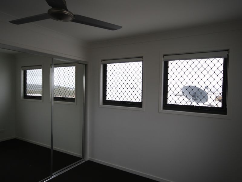 1 & 2/15 Keeling Court, New Auckland QLD 4680