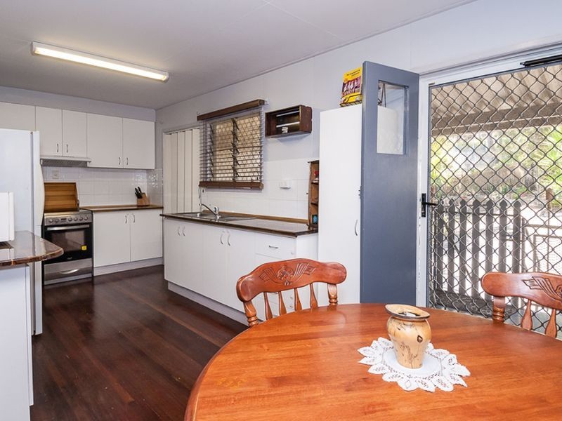 10 Geraldine Street, West Gladstone QLD 4680