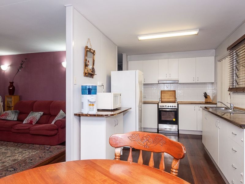 10 Geraldine Street, West Gladstone QLD 4680