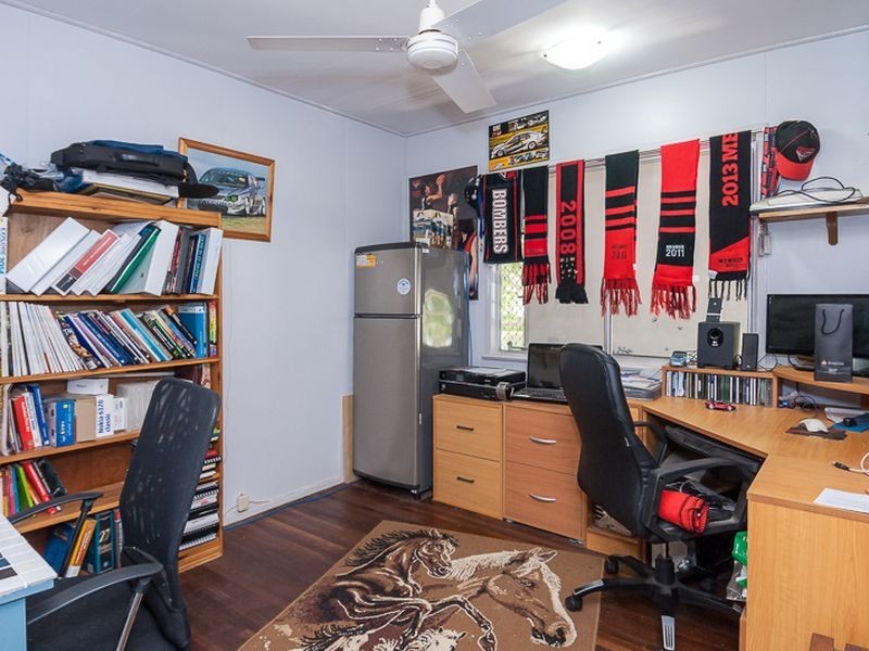 10 Geraldine Street, West Gladstone QLD 4680
