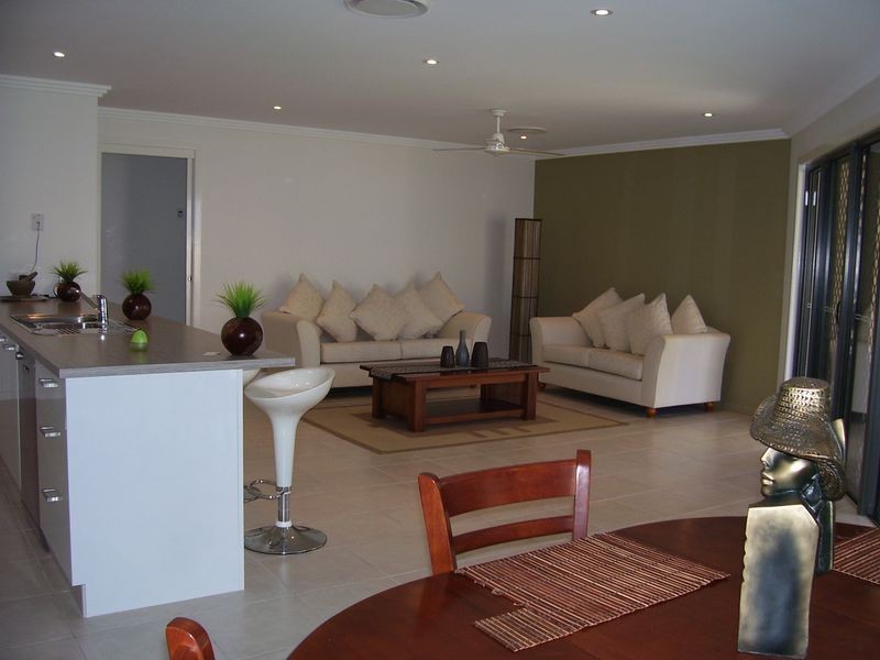 24 Larcom Rise, West Gladstone QLD 4680