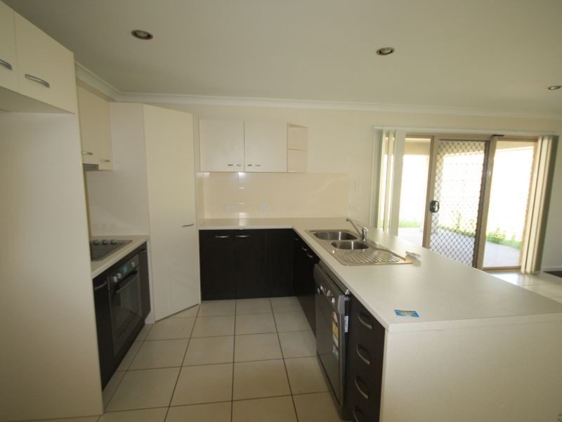 30 Broadwater Place, New Auckland QLD 4680