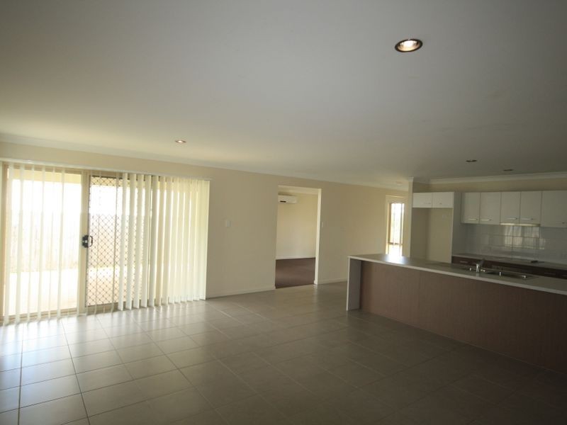 5 Kakadu Way, New Auckland QLD 4680