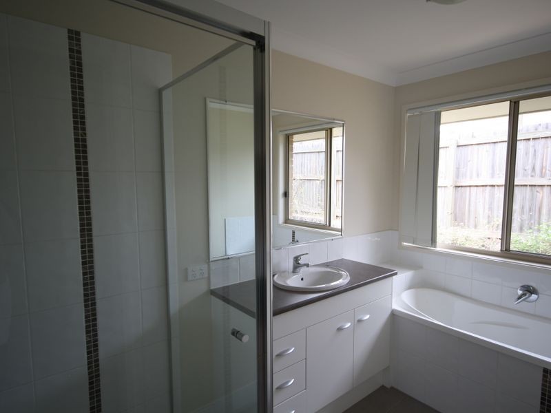 5 Kakadu Way, New Auckland QLD 4680