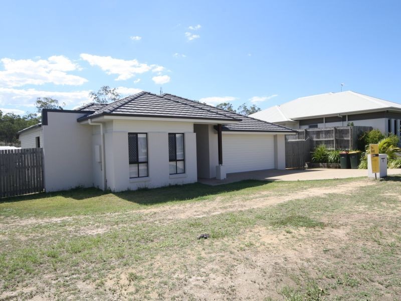 1 Orchard Drive, Kirkwood QLD 4680