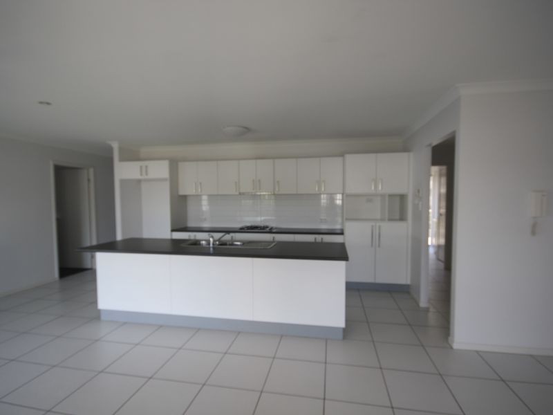 1 Orchard Drive, Kirkwood QLD 4680
