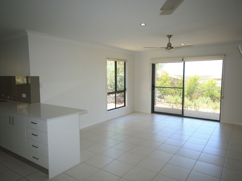 Unit 2/34 Blaxland Court, Glen Eden QLD 4680