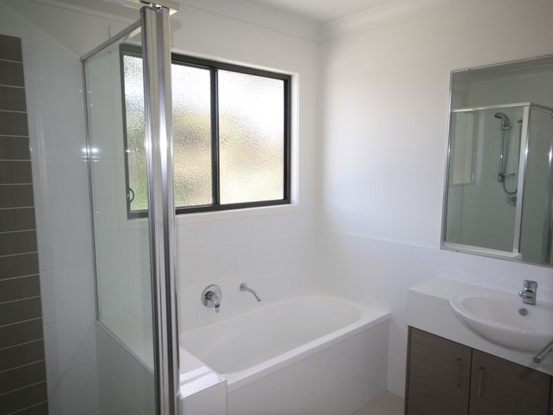 Unit 2/34 Blaxland Court, Glen Eden QLD 4680