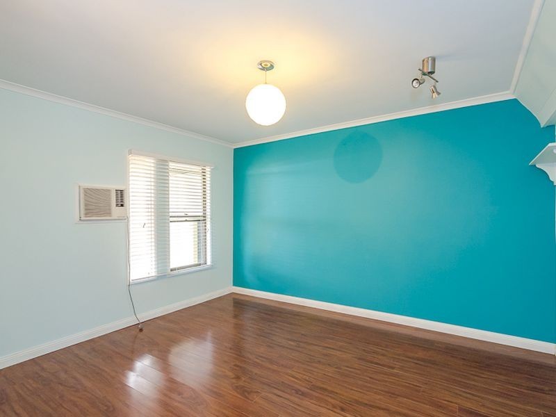 25 Charles Street, West Gladstone QLD 4680