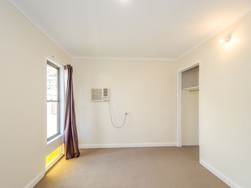 25 Charles Street, West Gladstone QLD 4680