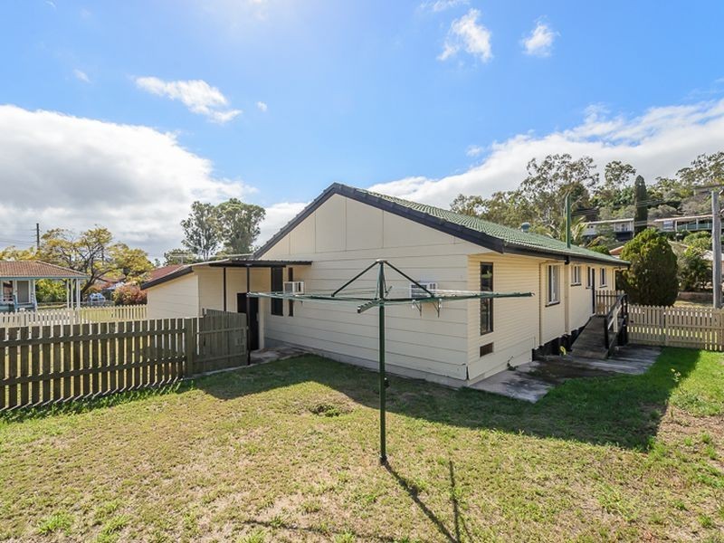 25 Charles Street, West Gladstone QLD 4680