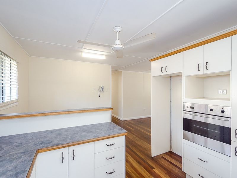 25 Charles Street, West Gladstone QLD 4680