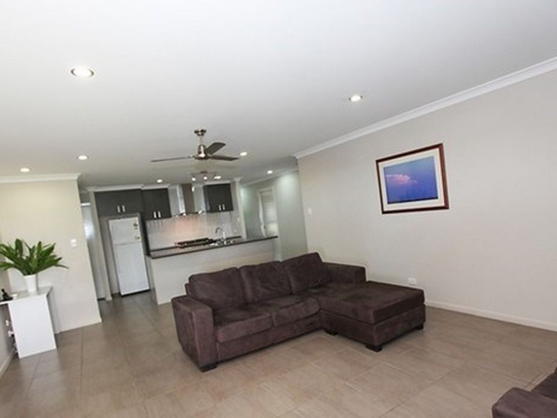 6 Redgum Drive, Kirkwood QLD 4680