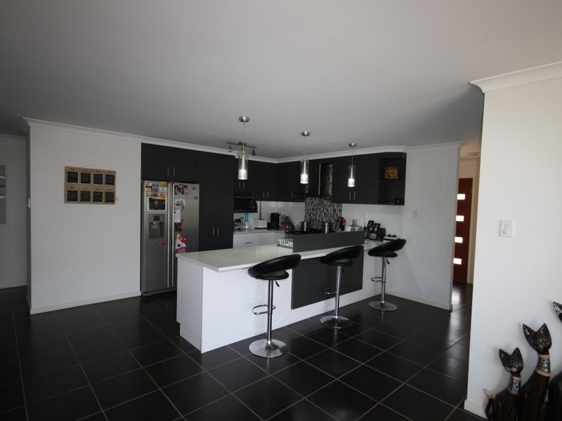 27 Liriope Drive, Kirkwood QLD 4680