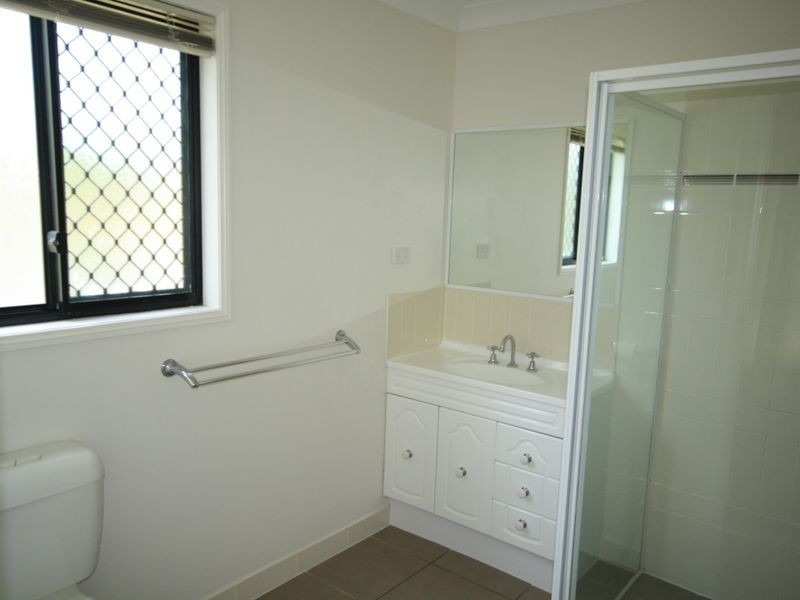 18 Dean Street, Glen Eden QLD 4680
