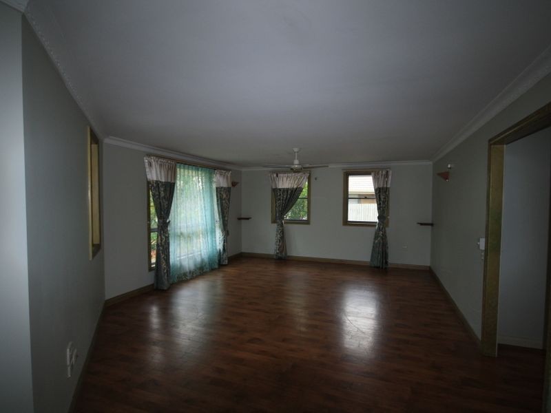 10 Bangalow Close, Clinton QLD 4680