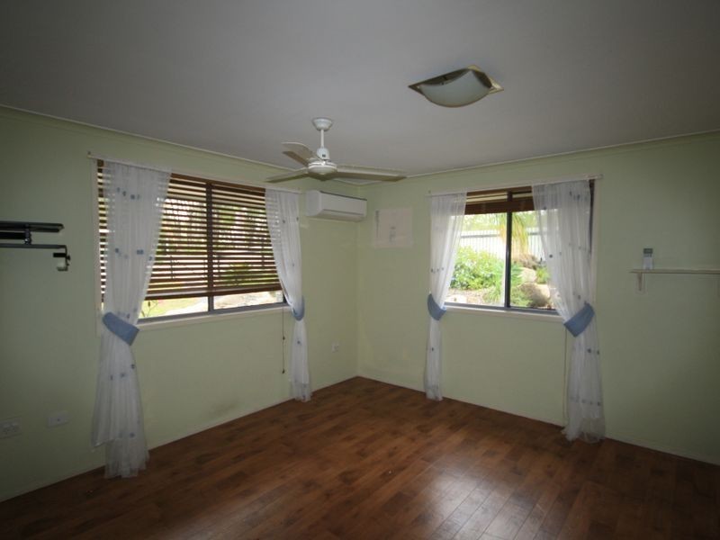 10 Bangalow Close, Clinton QLD 4680