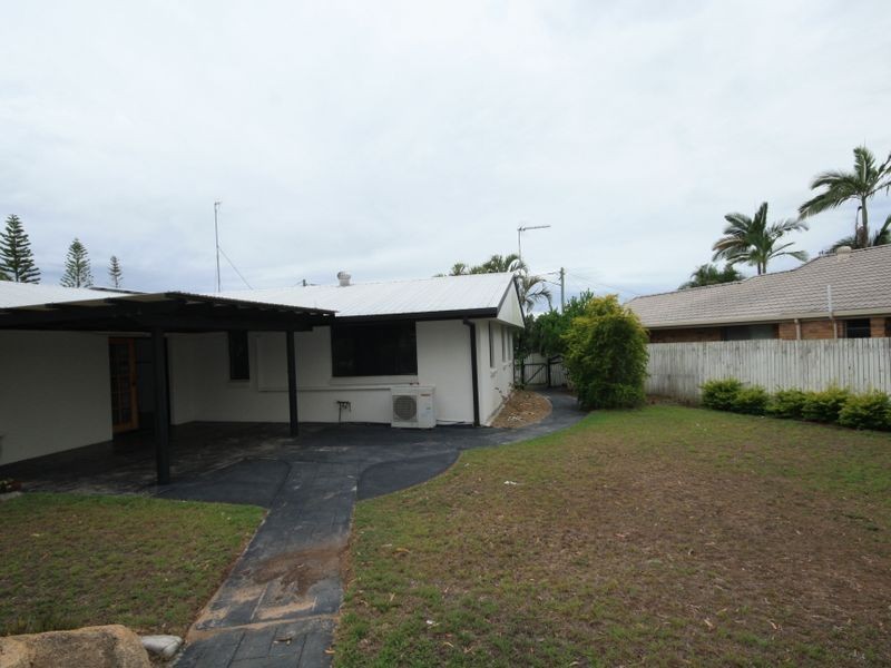 10 Bangalow Close, Clinton QLD 4680