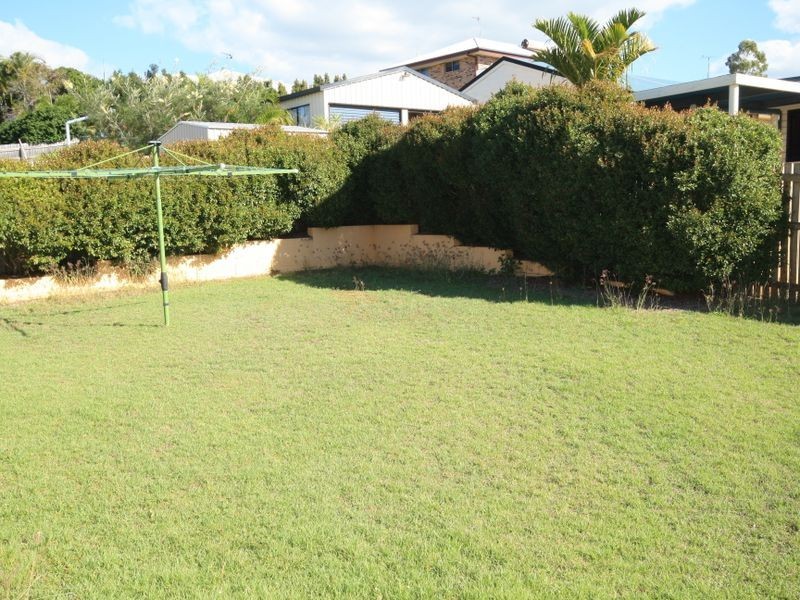 6 Leonie Court, New Auckland QLD 4680