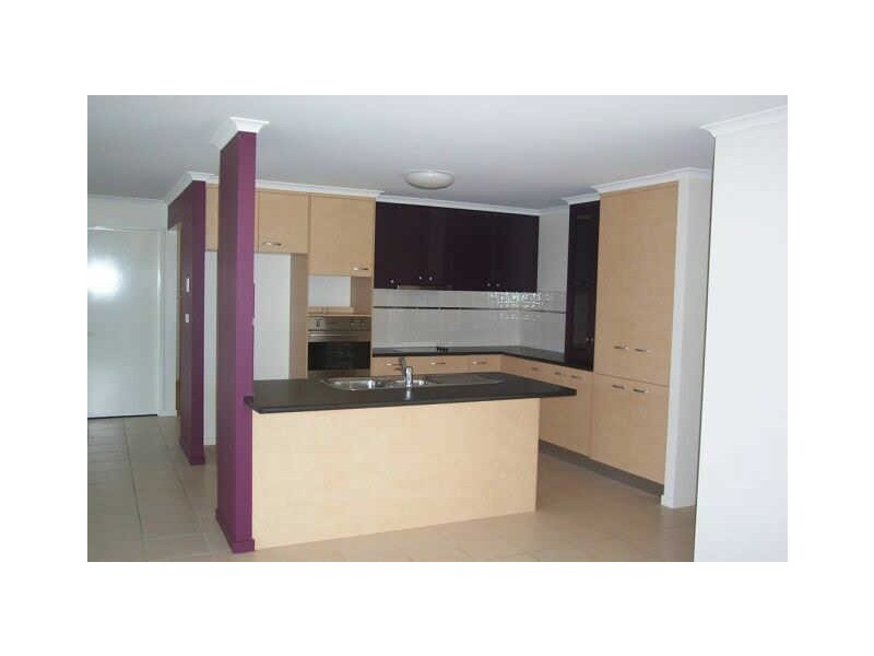 6 Leonie Court, New Auckland QLD 4680