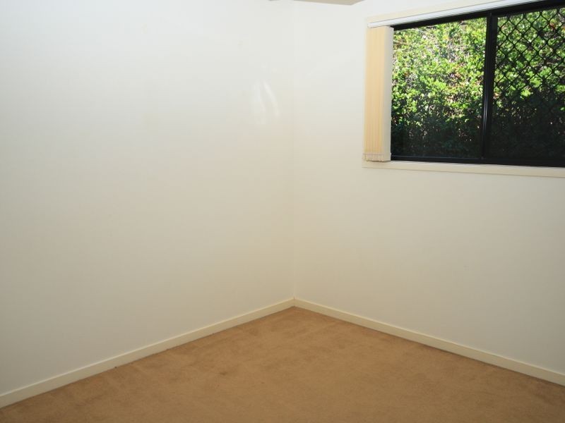 6 Leonie Court, New Auckland QLD 4680