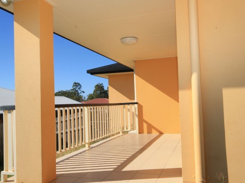 6 Leonie Court, New Auckland QLD 4680