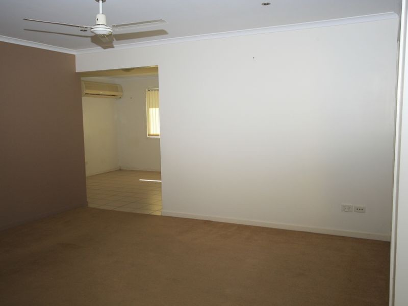 6 Leonie Court, New Auckland QLD 4680