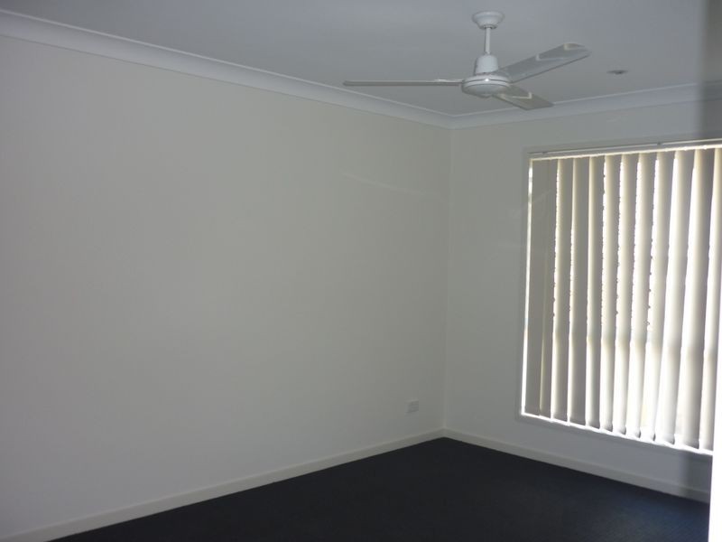 54 Briffney Street, Kirkwood QLD 4680