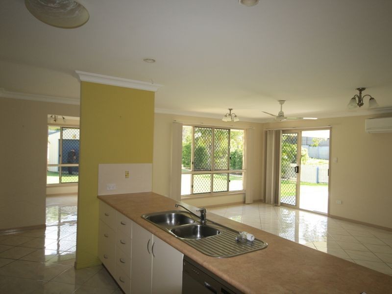 3 Hillview Place, New Auckland QLD 4680