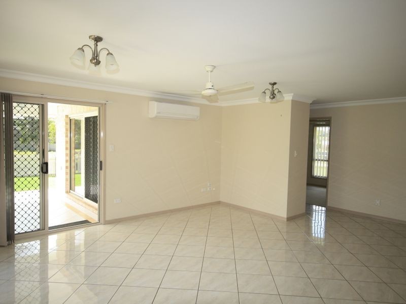 3 Hillview Place, New Auckland QLD 4680