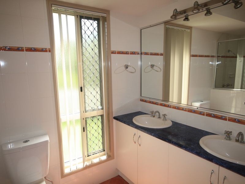 3 Hillview Place, New Auckland QLD 4680