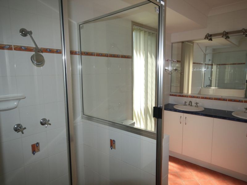 3 Hillview Place, New Auckland QLD 4680