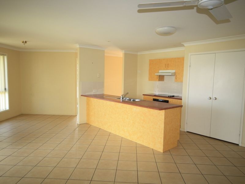 4 Craigmoor Court, New Auckland QLD 4680